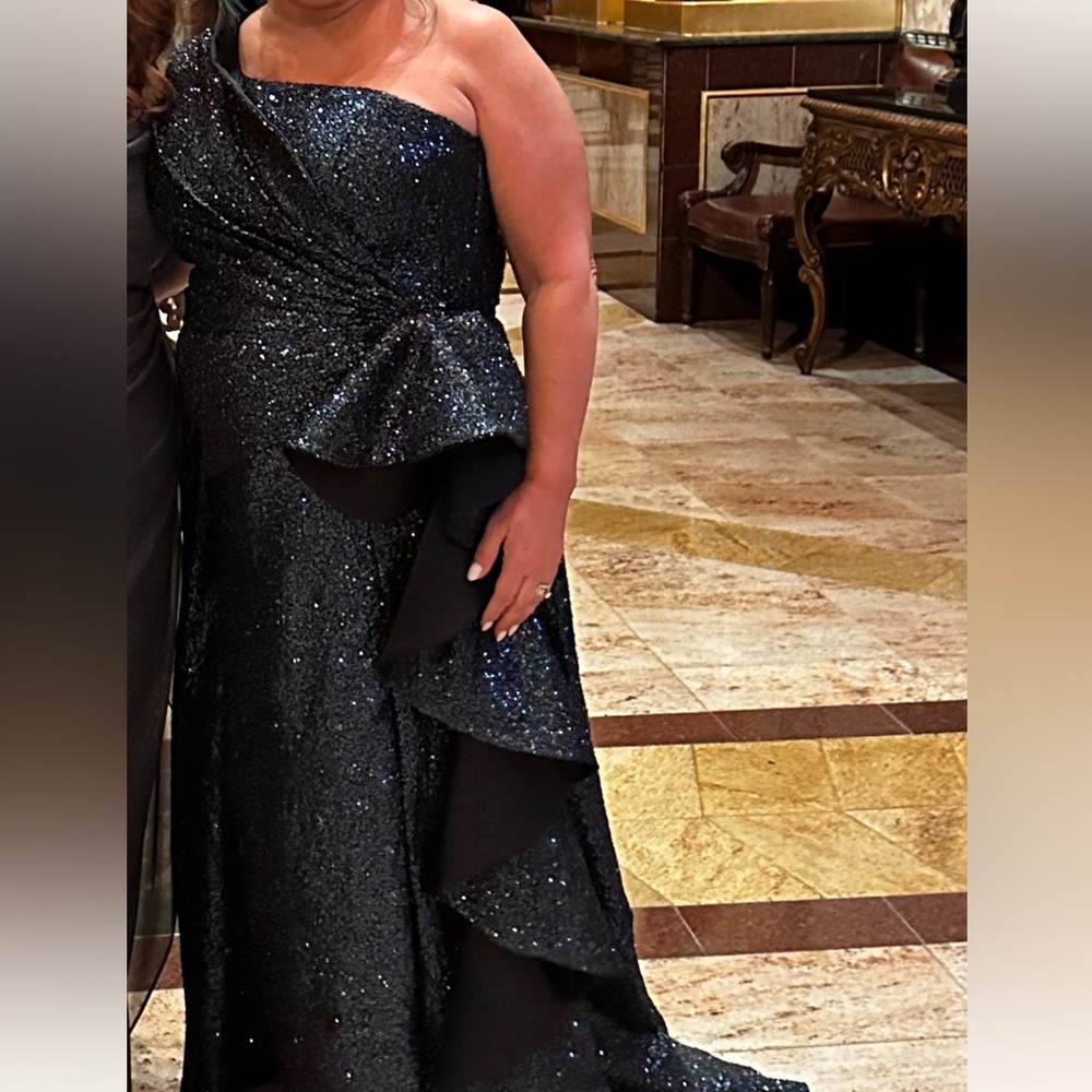 Fantastic condition navy blue MNM Couture one shoulder Ruffle.